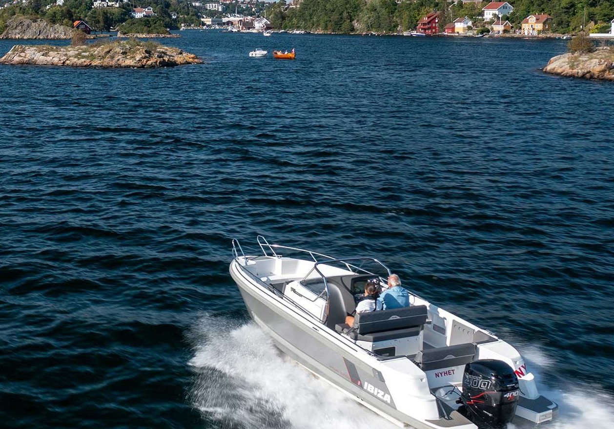 Chantier naval Caillat Mécanique navale Réparation coque Hivernage Antifouling Vente bateaux Ibiza boats Mazury Mercury Avator Honda Yamaha Volvo Penta Mercruiser Genève