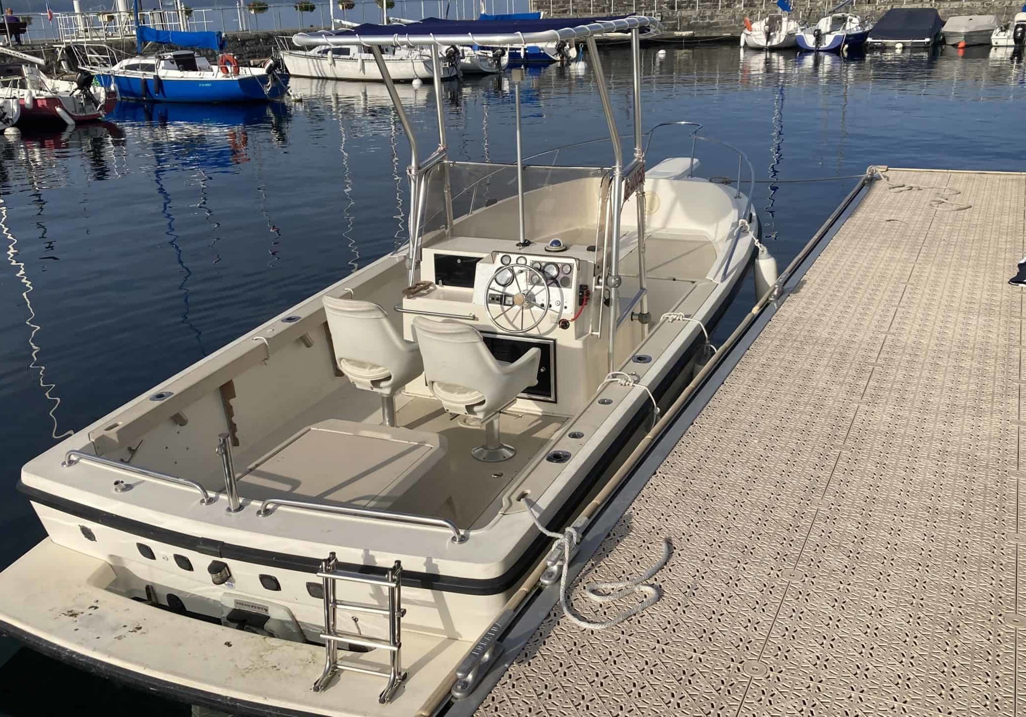 Chantier naval Caillat Mécanique navale Réparation coque Hivernage Antifouling Vente bateaux Ibiza boats Mazury Mercury Avator Honda Yamaha Volvo Penta Mercruiser Genève