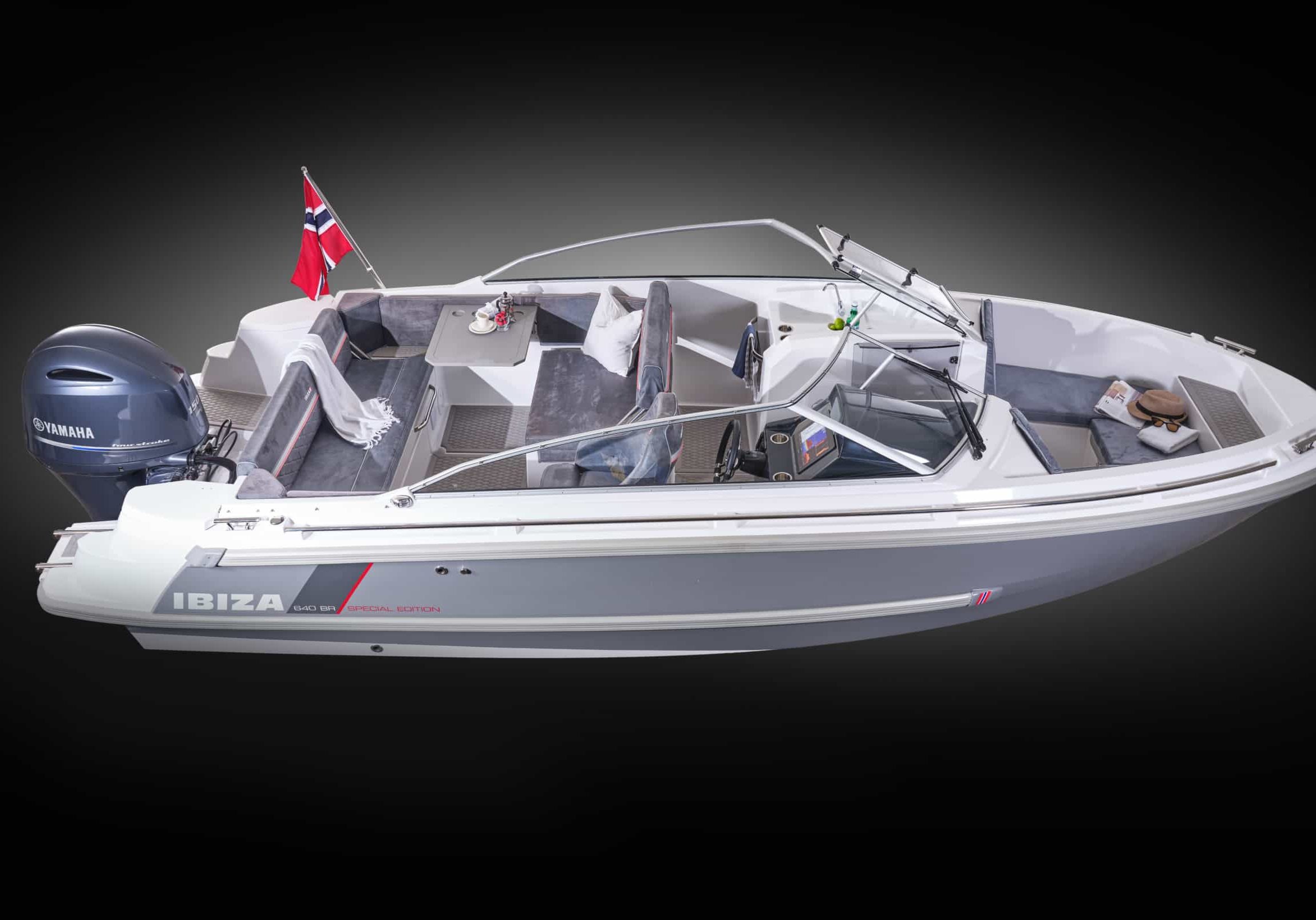 Ibiza vente bateau entretien mécanique chantier naval du jet d'eau