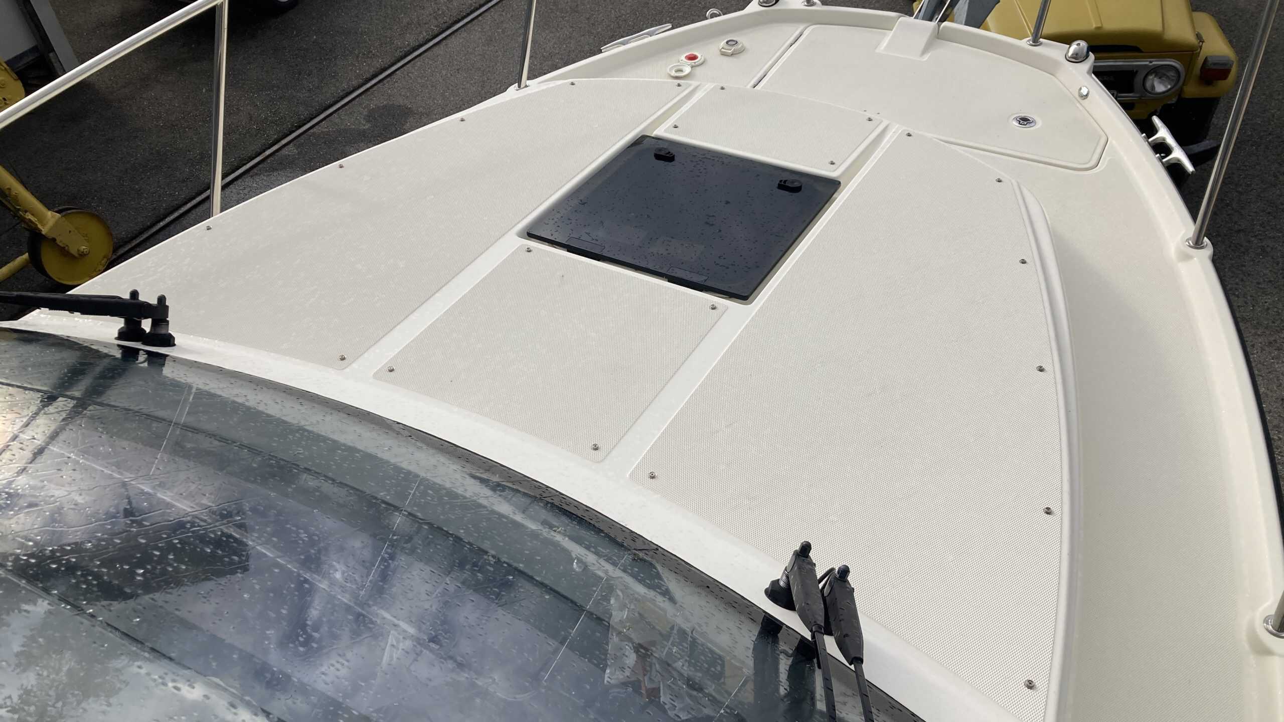 Chantier naval Caillat Mécanique navale Réparation coque Hivernage Antifouling Vente bateaux Ibiza boats Mazury Mercury Avator Honda Yamaha Volvo Penta Mercruiser Genève