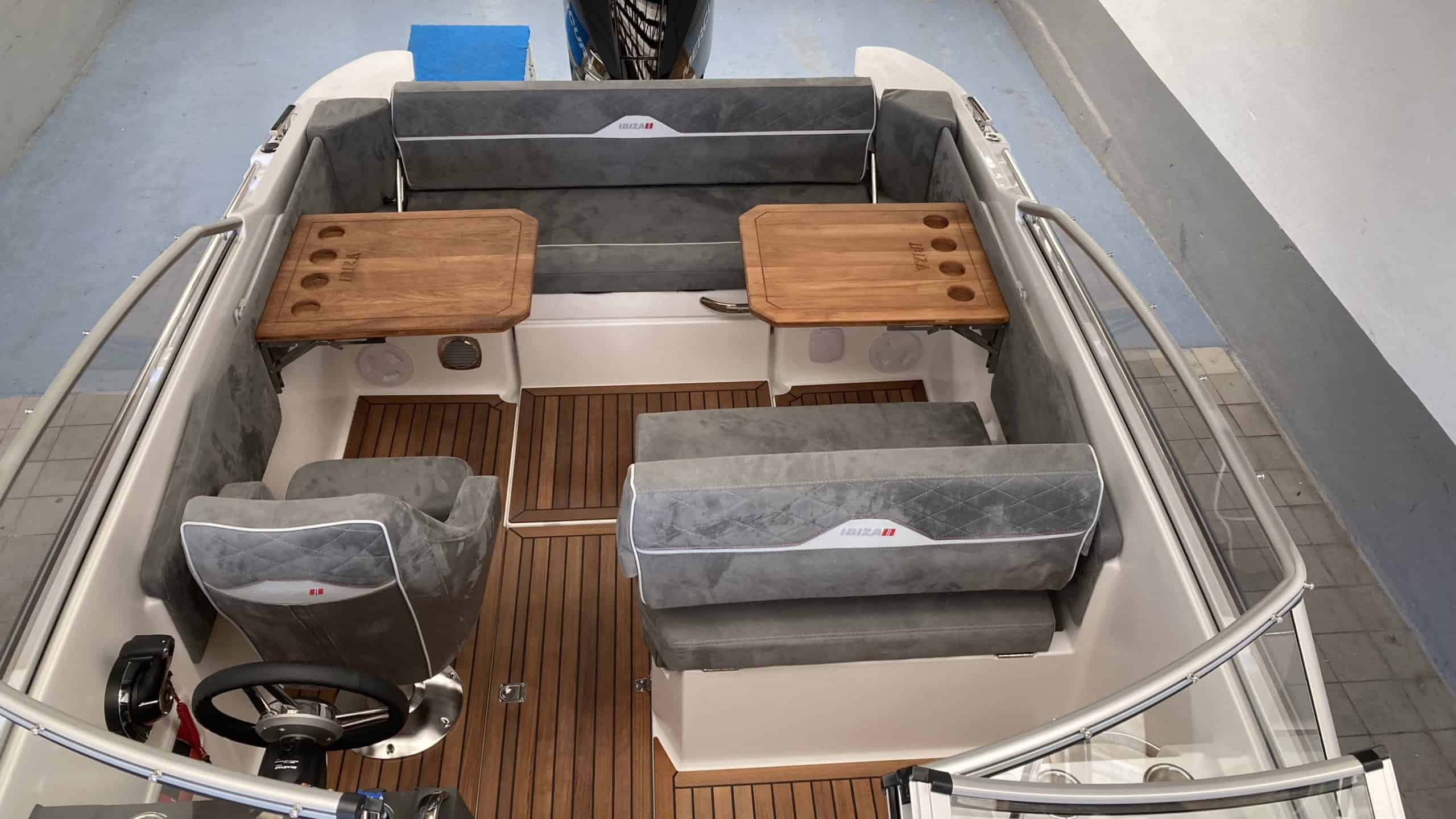 Chantier naval Caillat Mécanique navale Réparation coque Hivernage Antifouling Vente bateaux Ibiza boats Mazury Mercury Avator Honda Yamaha Volvo Penta Mercruiser Genève
